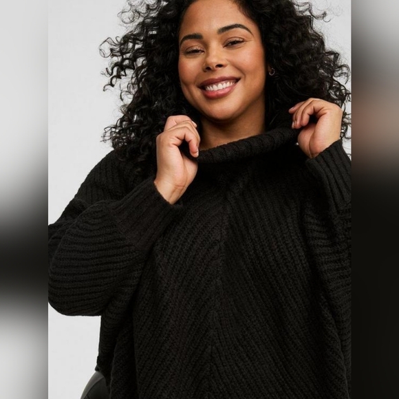 NWT Torrid Chunky Ribbed Ponch Sweater, Sz 3/4 - Picture 4 of 10